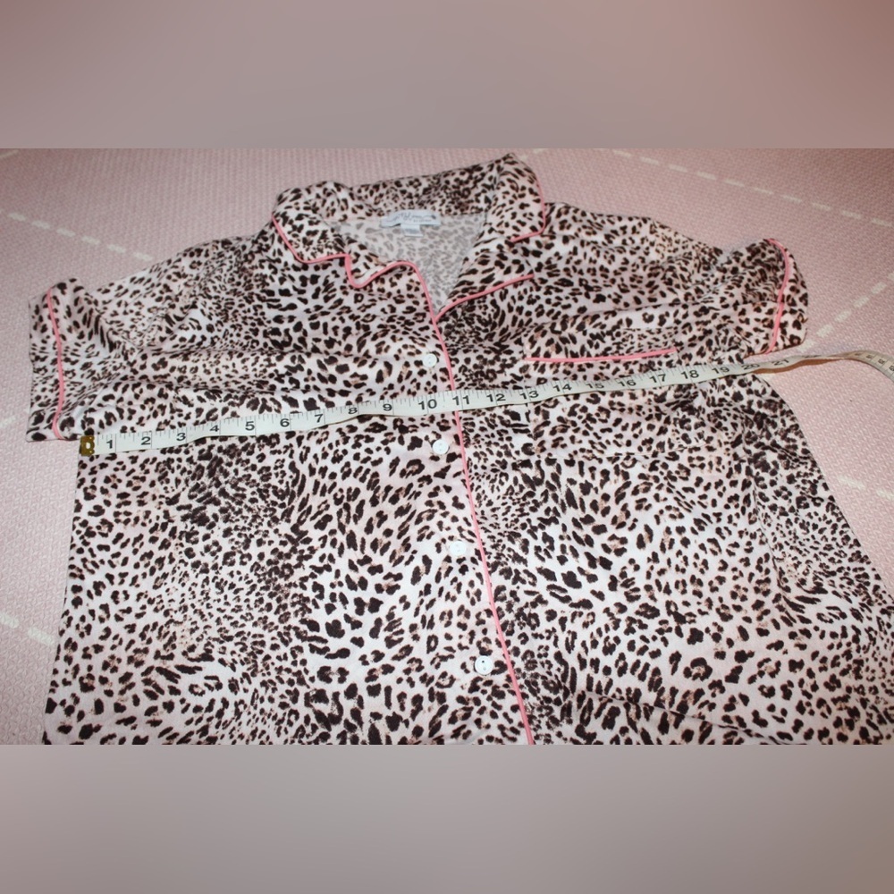 In bloom by Jonquil Women’s Medium Leopard Pajama Top - Picture 4 of 5